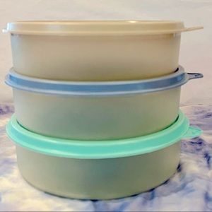 3 vintage Tupperware bowls with lids